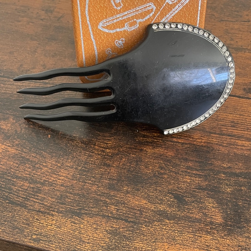 Vintage mantilla black rhinestones hair accessory comb